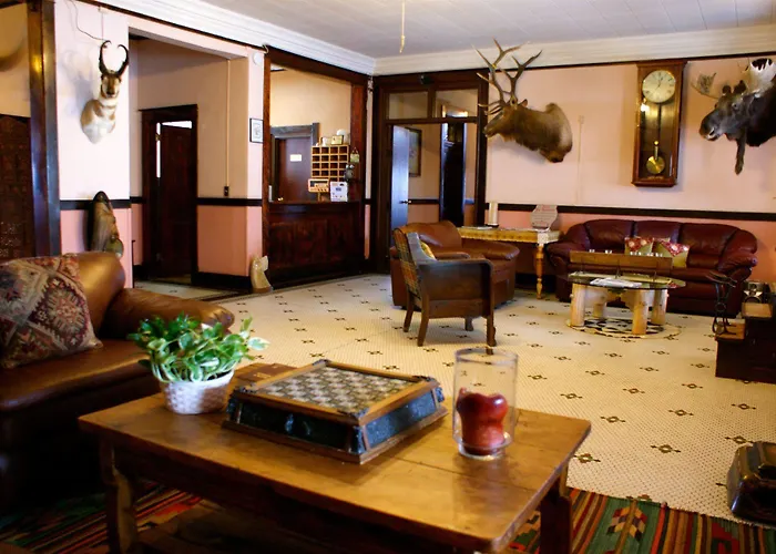 The Higgins Hotel 3*