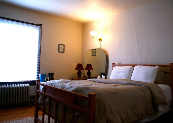 The Higgins Hotel 3*