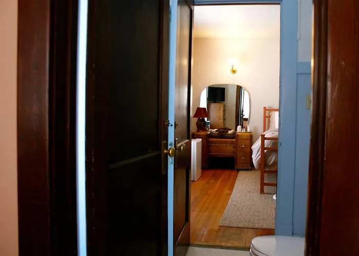 The Higgins Hotel 3*