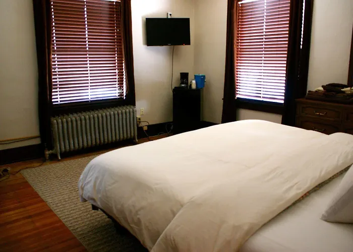 Hotel The Higgins 3*